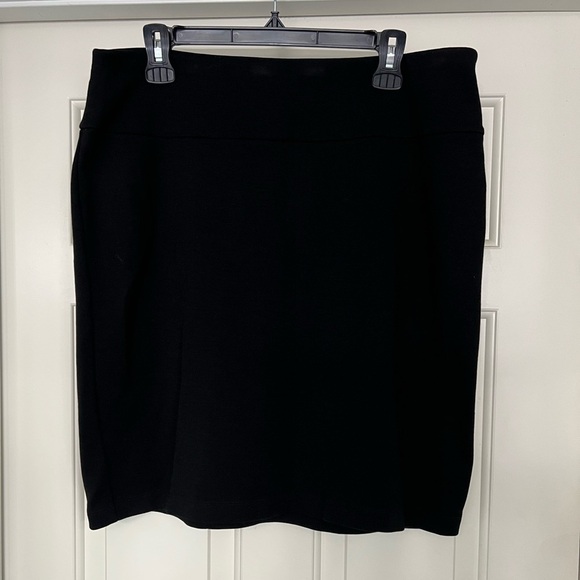 Eileen Fisher Black Stretch Knit Pencil Straight Skirt Closet Staple - Picture 1 of 4